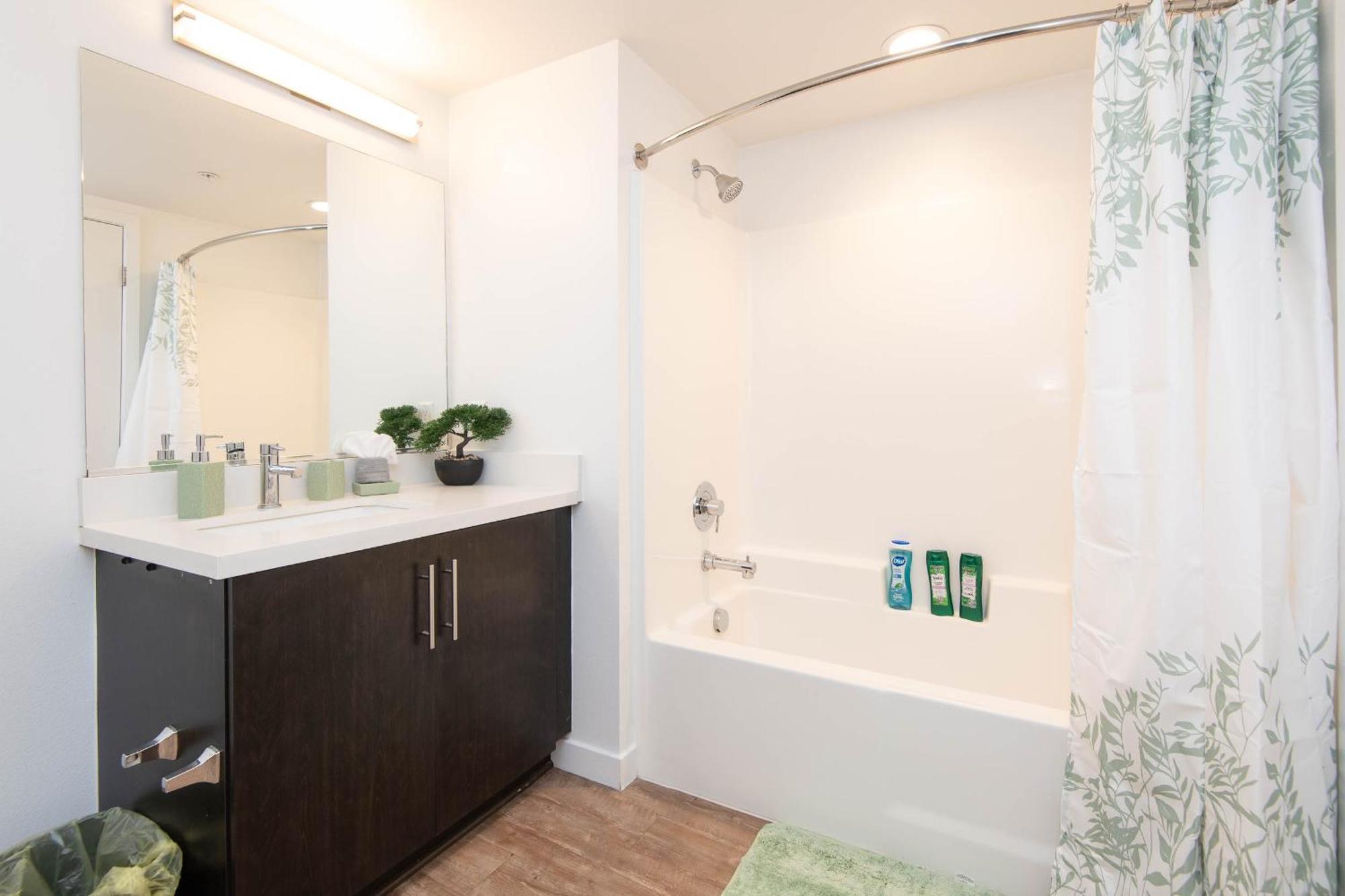 Apartment Large 2 Bedroom 2 Bath In Hollywood Los Angeles