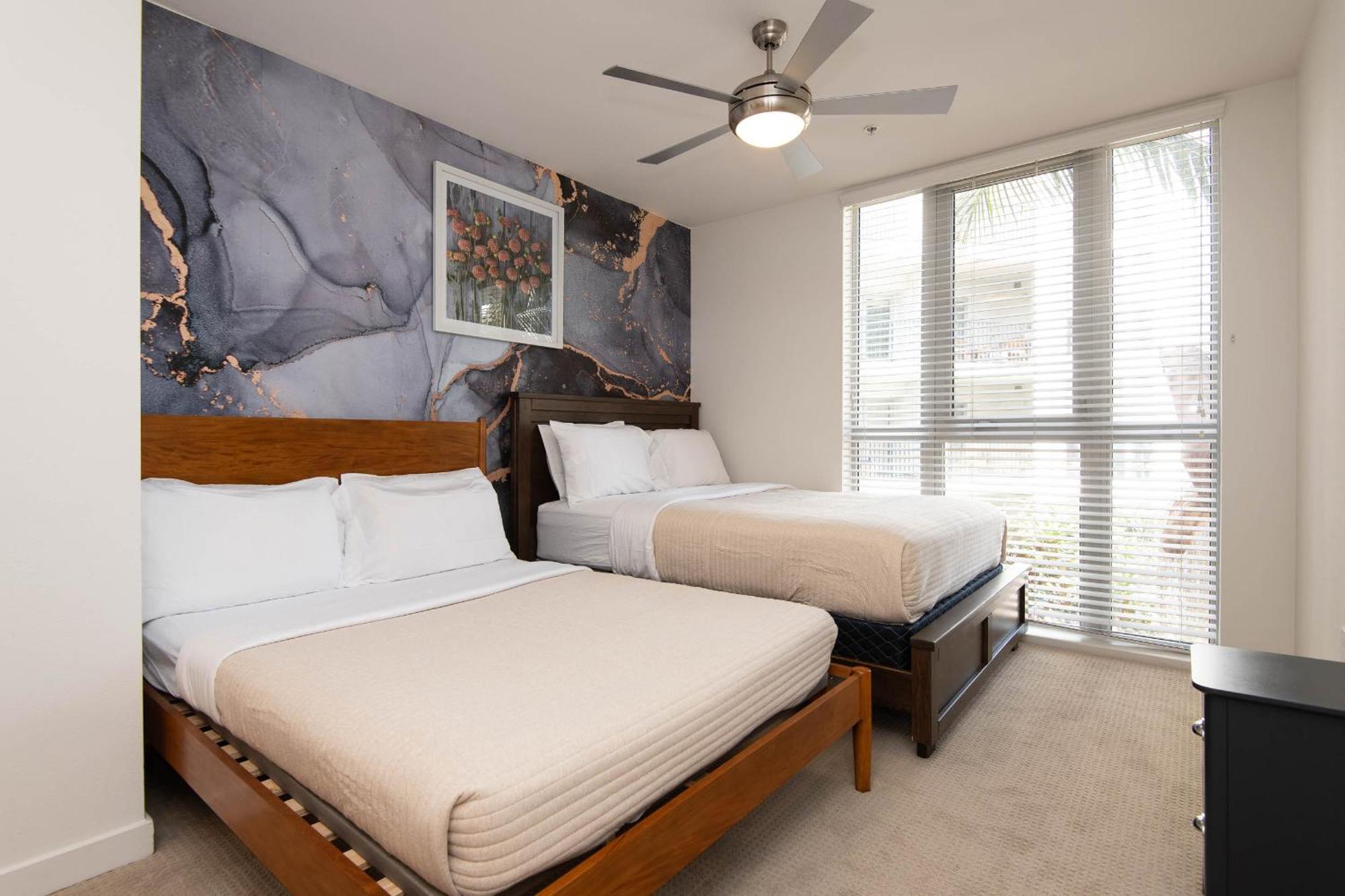Large 2 Bedroom 2 Bath In Hollywood Apartment Los Angeles