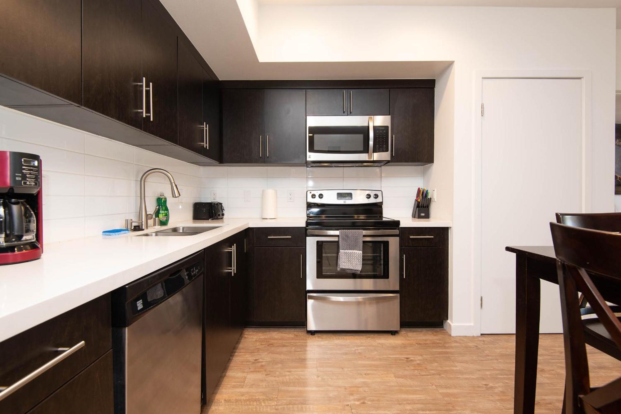 Large 2 Bedroom 2 Bath In Hollywood Los Angeles