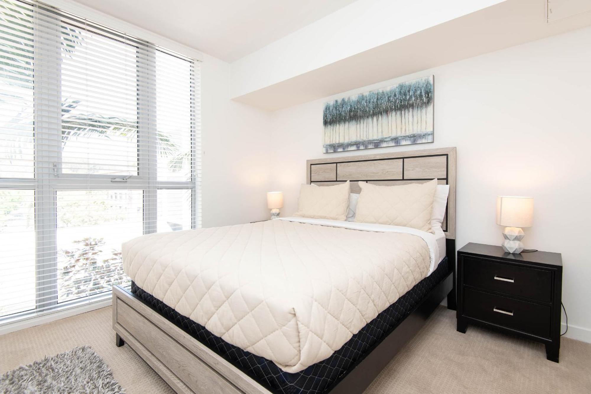 Large 2 Bedroom 2 Bath In Hollywood Apartment Los Angeles
